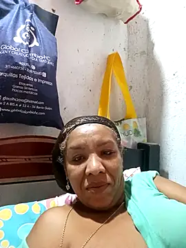 Surreyaa live sex cam