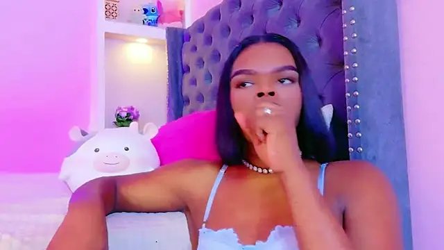 CamiEstrada live sex cam