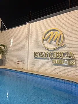 Maxim-Walker live sex cam