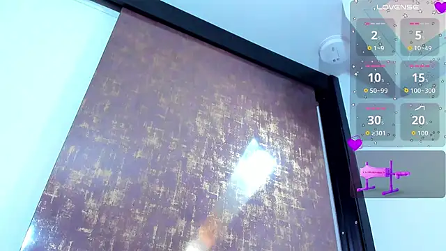 klhoe_boobs live sex cam