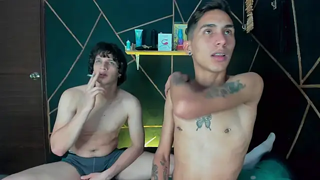 Alexmillers live sex cam