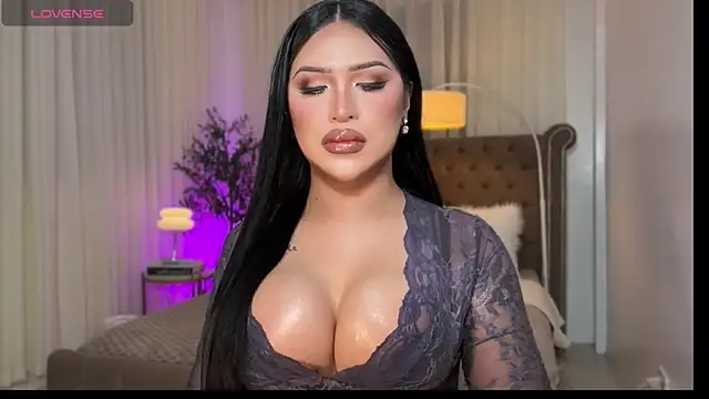 Your_Majesty_Tyra live sex cam