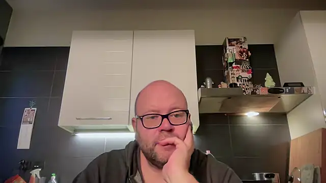 theitalianbear live sex cam