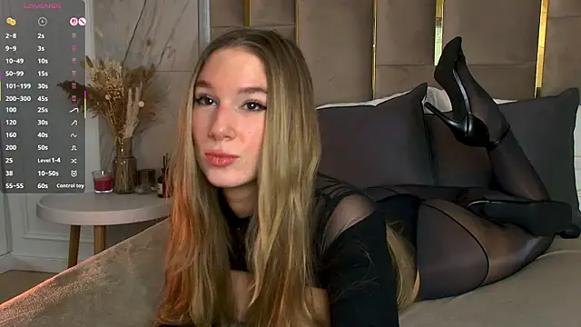 LeslieMines live sex cam
