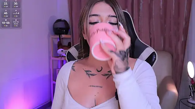 ashleyvalirya live sex cam