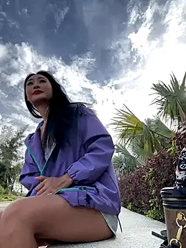 so-linger live sex cam