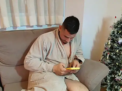 Milanthompson2025 live sex cam