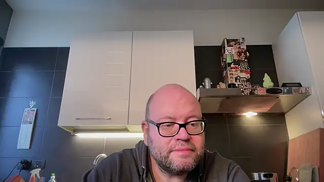 theitalianbear live sex cam