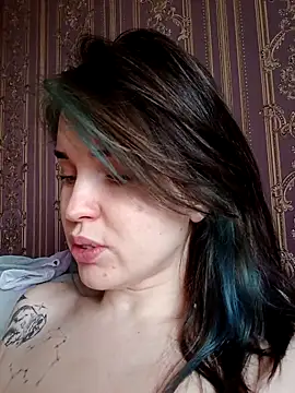 LazyTanukii live sex cam