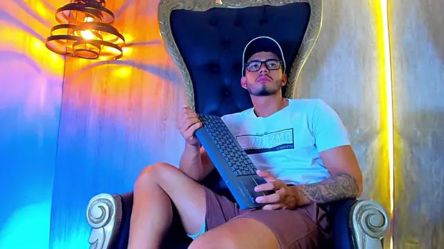 thaddeus_king live sex cam