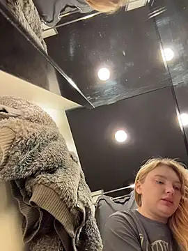 AmmyHot live sex cam