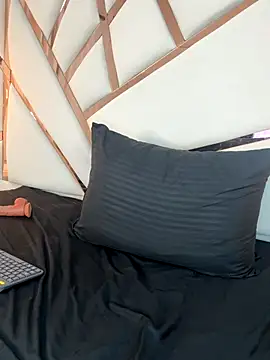 Celeste_Valencia_ live sex cam