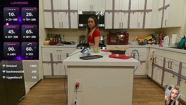 Blondiewithanass live sex cam