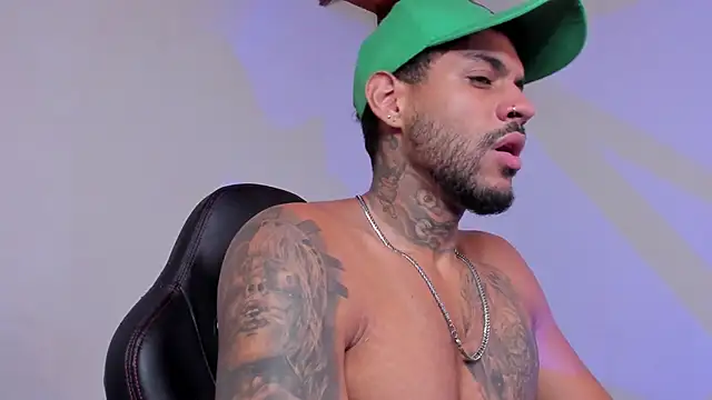 LuigiVitale_1 live sex cam