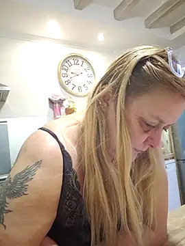 Misspapillon1840 live sex cam