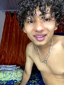 Nezuko-uWux live sex cam