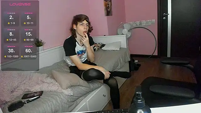 AvenGlow live sex cam