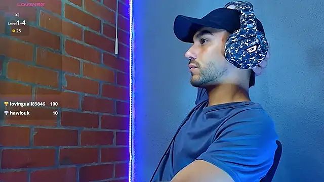 Leandro_valenzuela live sex cam