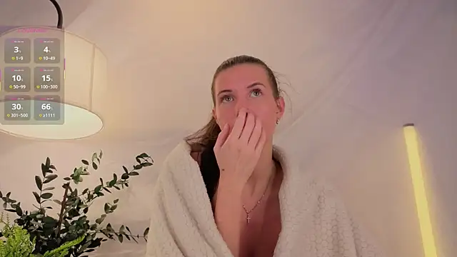 KeeleyGail live sex cam