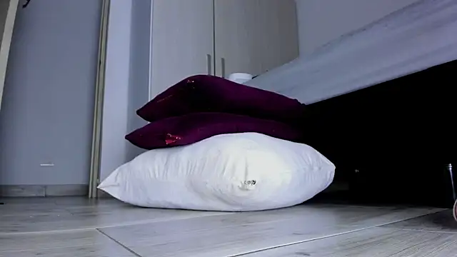 Skarleth69 live sex cam