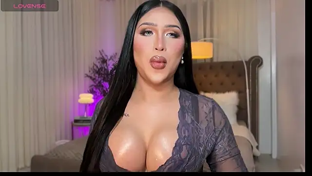 Your_Majesty_Tyra live sex cam