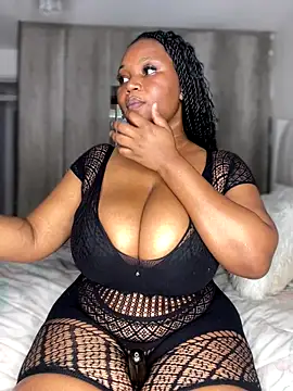 RoyalVibeXO live sex cam