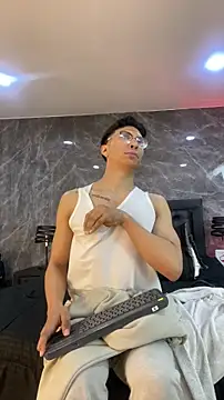 ApoloCruz live sex cam