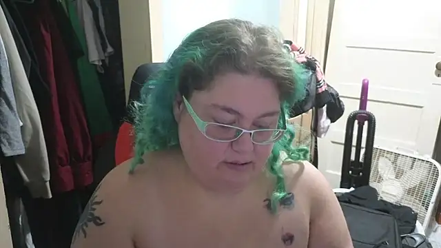 EmberCum live sex cam