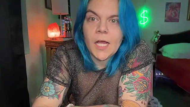 CherryBombBomb live sex cam