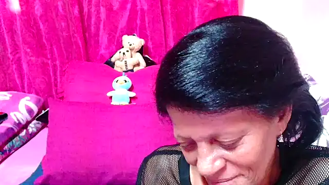 SLUTTYROXY live sex cam