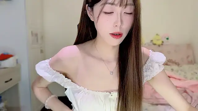 Onecutelittle live sex cam