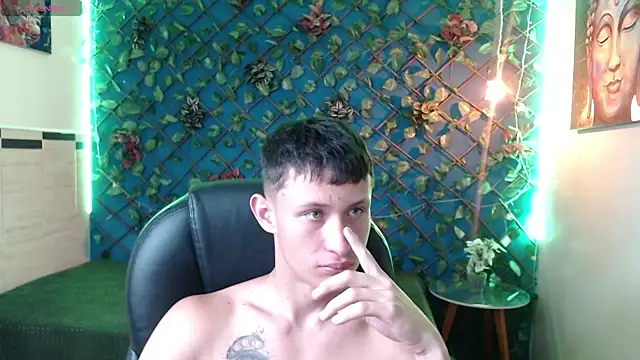 Garuo_18 live sex cam