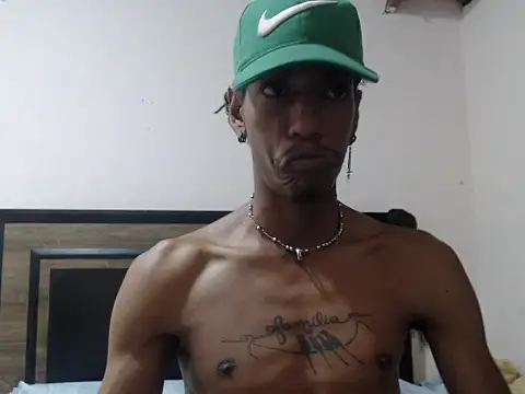 AlbertBigCock live sex cam