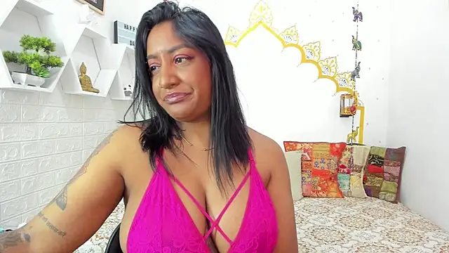 LadyNahir live sex cam