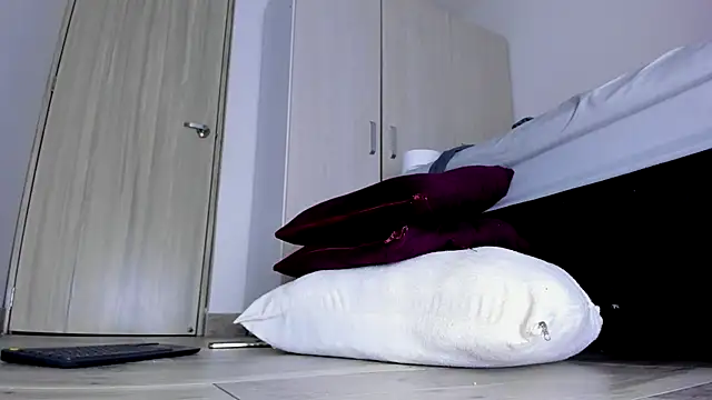 Skarleth69 live sex cam