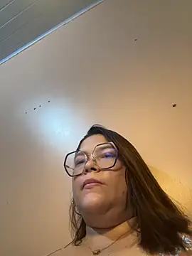 Charlovereal live sex cam