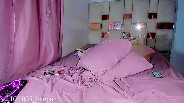 Hannahsmit live sex cam