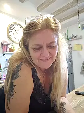 Misspapillon1840 live sex cam