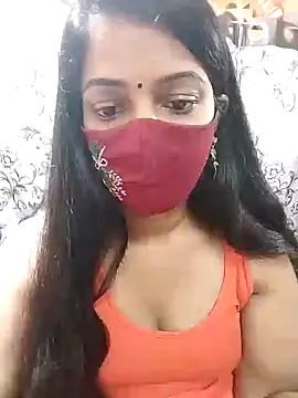 Honeya96 live sex cam