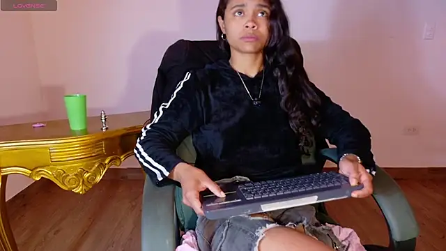 Kristall_06 live sex cam