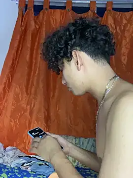 Nezuko-uWux live sex cam