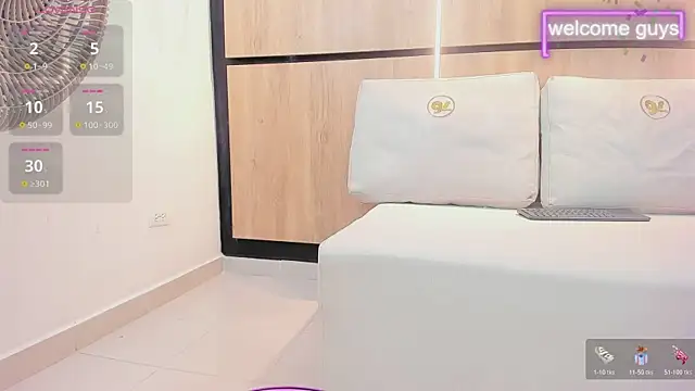 adela_chase live sex cam