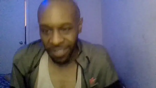 CuzzyB69 live sex cam