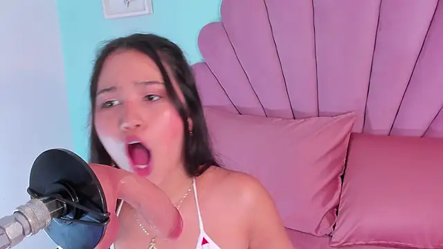 emma_clarke_ live sex cam