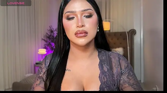 Your_Majesty_Tyra live sex cam