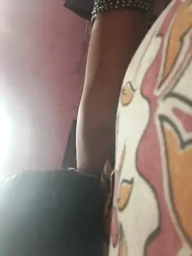 posewith live sex cam