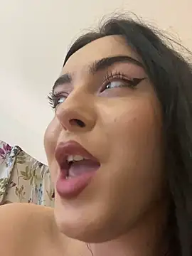 KeiraDark live sex cam