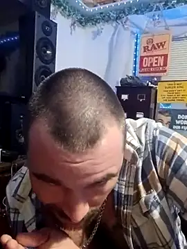 Daddylongleg690 live sex cam