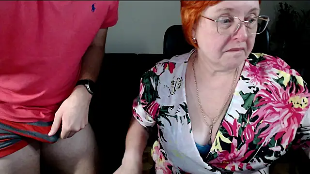 JoannaAndNeighbour live sex cam