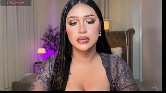 Your_Majesty_Tyra live sex cam